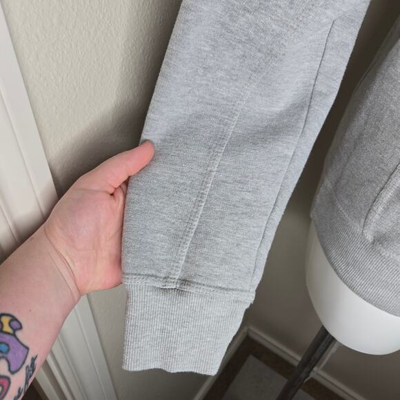 CHAMPION Women's Crewneck Embroidered Logo Sweatshirt Size Large - Picture 3 of 12